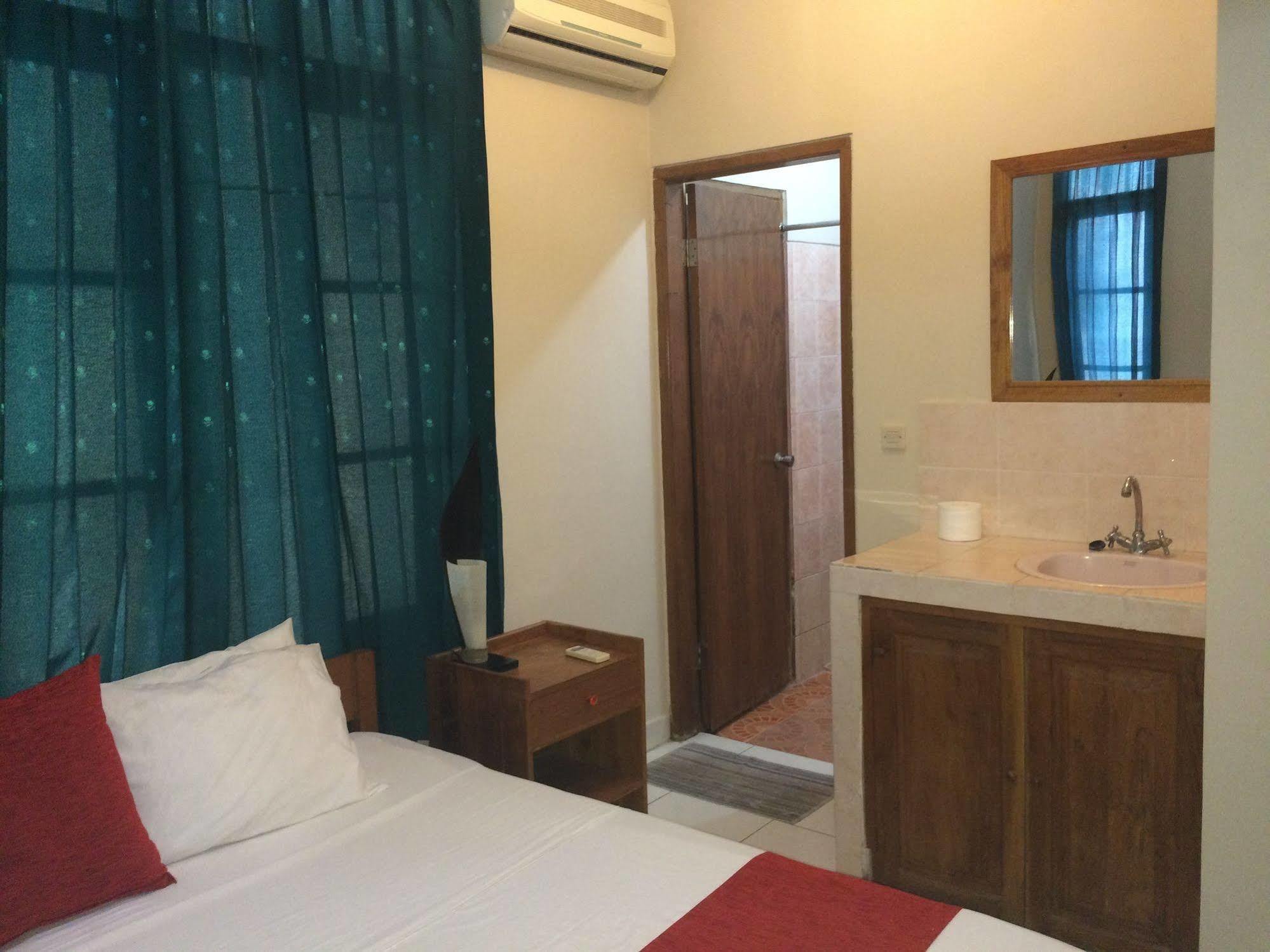 Secret Garden Inn Kuta Lombok Eksteriør billede